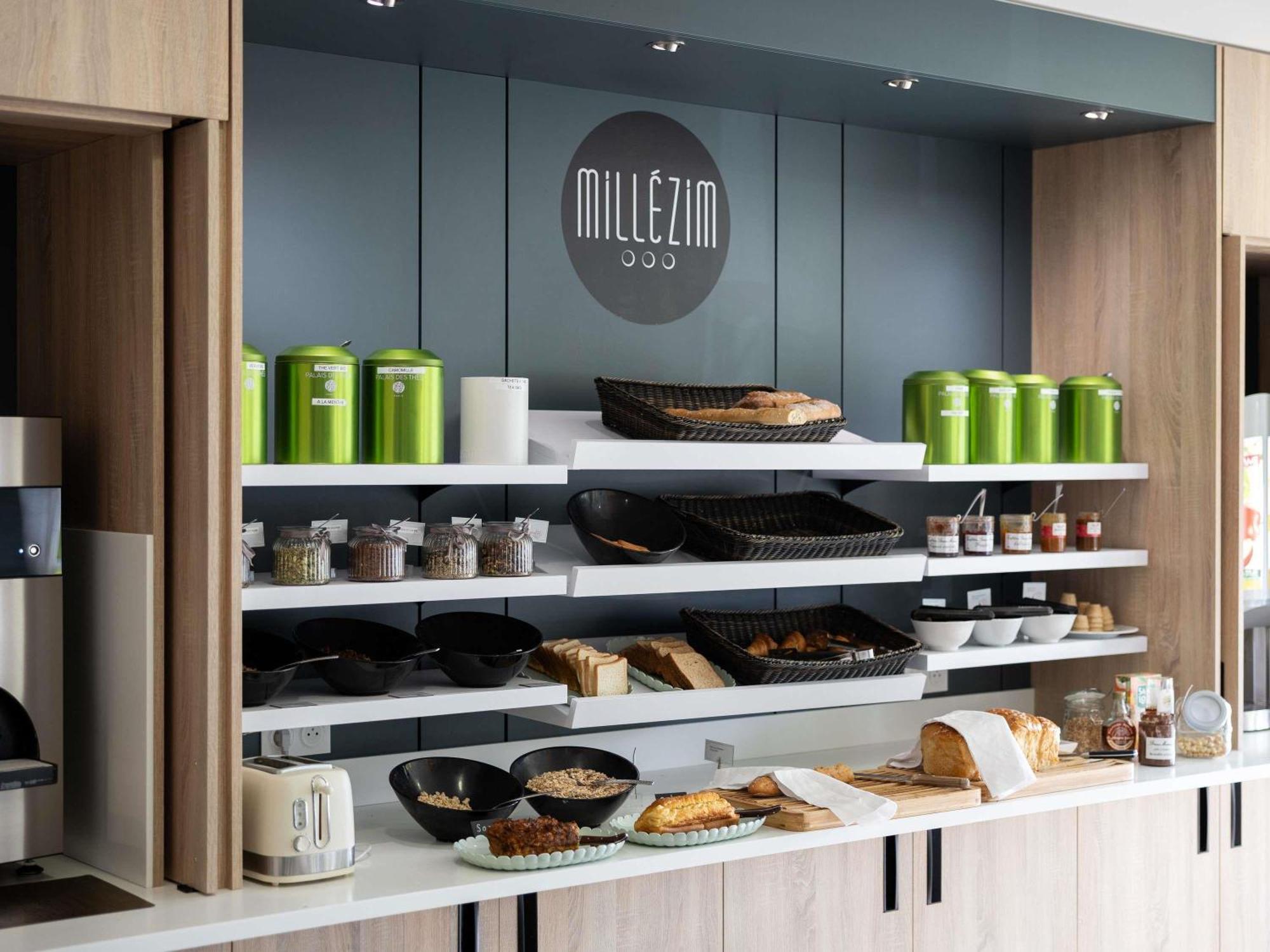 ホテル Ibis Styles Chalon Sur Saone エクステリア 写真