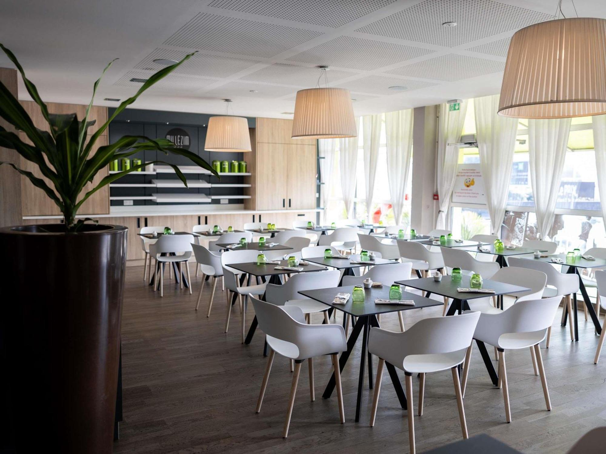 ホテル Ibis Styles Chalon Sur Saone エクステリア 写真